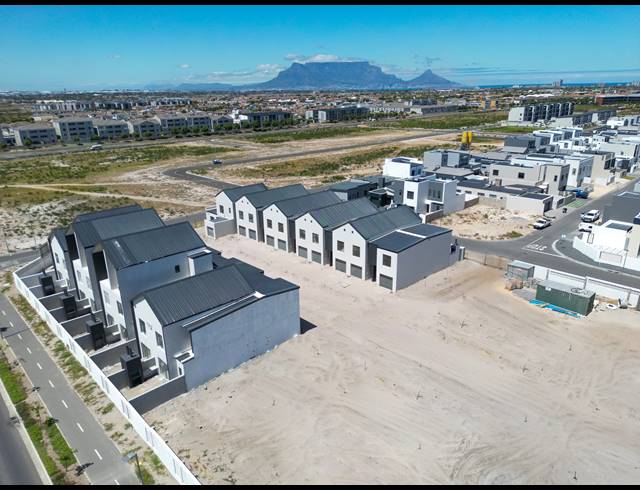 3 BEDROOM HOUSE FOR SALE IN SANDOWN